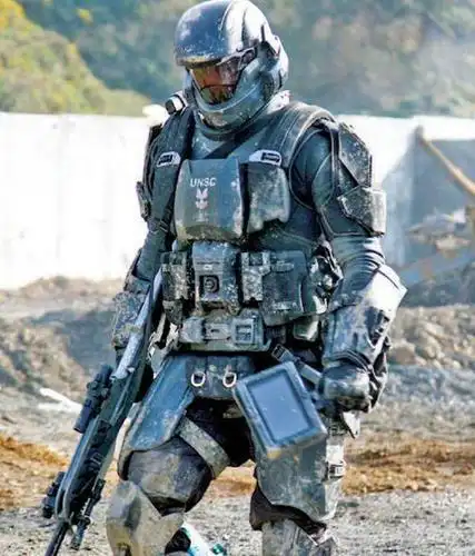 解放军将防弹衣配发到单兵值得称赞但形势依然十分严峻不容乐观