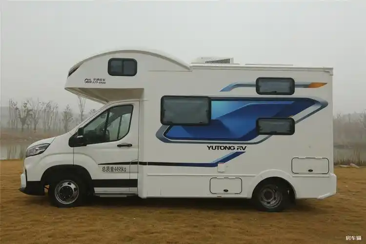 宇通c311房车外观图片