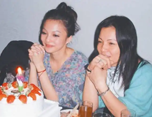 姜柔伊:张韶涵患病时卷走女儿全部财产,比狼外婆更可怕的狼妈妈_生活