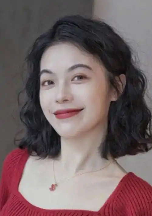 "齐肩卷发"是最适合40岁以上女性的发型,时尚,减龄,优雅_脸型_圆脸