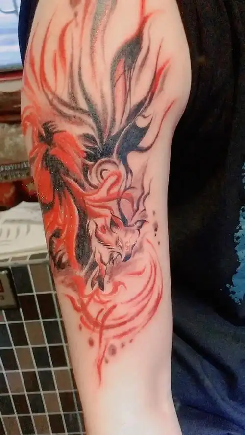 九尾狐完成,想纹身的,这种天气最适合纹身,可以安排上哦.