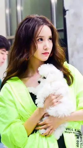 林允儿精美壁纸:清新灵动,甜美养眼!