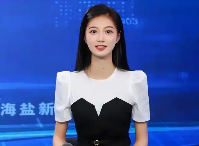 冯琳成研一新生,正式升级为复旦大学校花,为何被称为人间清醒?