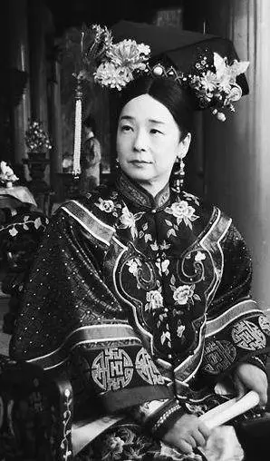 慈禧"年轻时"彩色照:皮肤细腻若少女,唇不抹而红,脸不敷而润_网易订阅