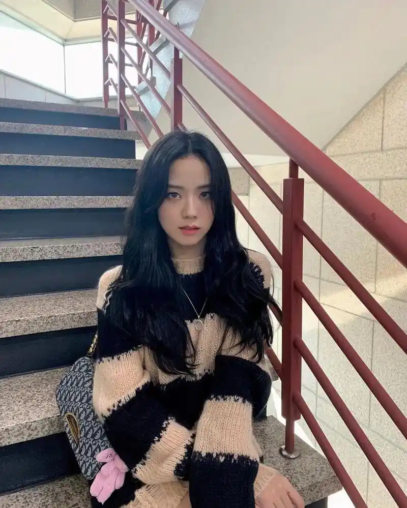 智秀日常生活美照来啦～787894#ins#jisoo金智秀 # - 抖音