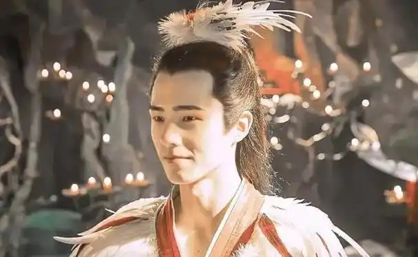 刘昊然,河南平顶山的骄傲,身上洋溢的青春魅力无人能及,他的每一个