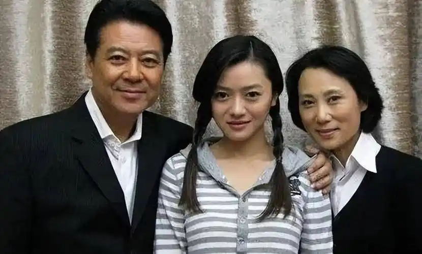 著名演员颜世魁:一生苦难,67岁的他单身无子嗣,母亲