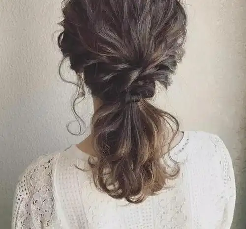 中长发这样扎才好看,扎出慵懒时尚的造型,你学会了吗!