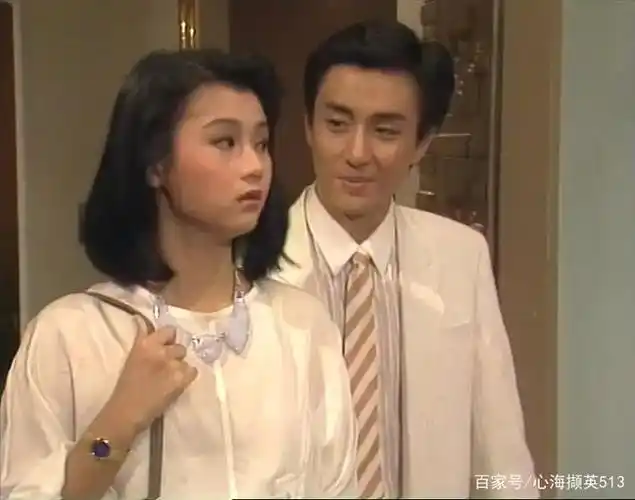 八十年代首部新加坡电视剧《人在旅途》,主题曲唱的是故事是活法