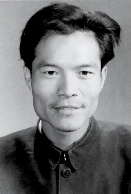 比如李亚林,他是"22大明星"之一.