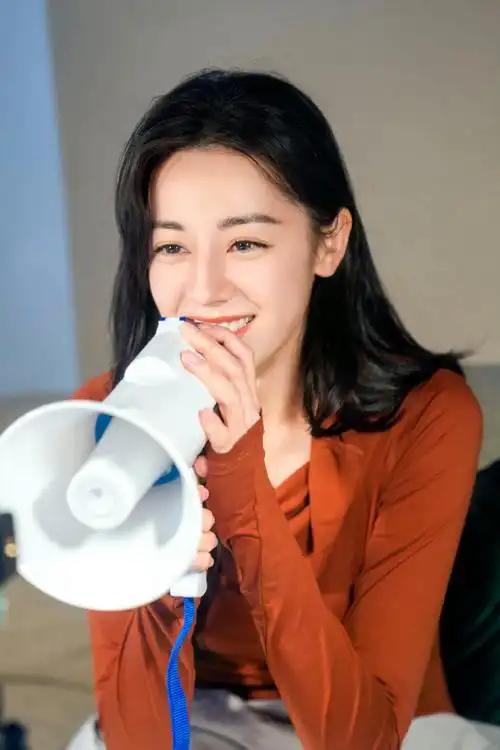 迪丽热巴瓜子签名##迪丽热巴认真脸