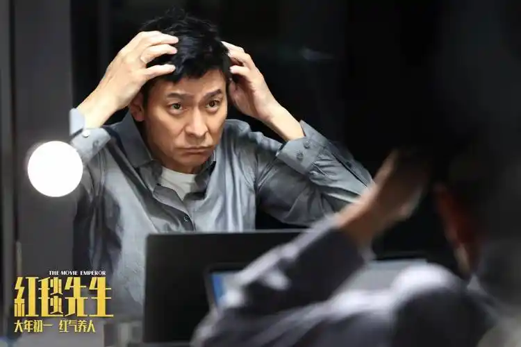 春节档八部电影开启预售,沈腾雷佳音贾玲主演电影票房差距小,竞争激烈