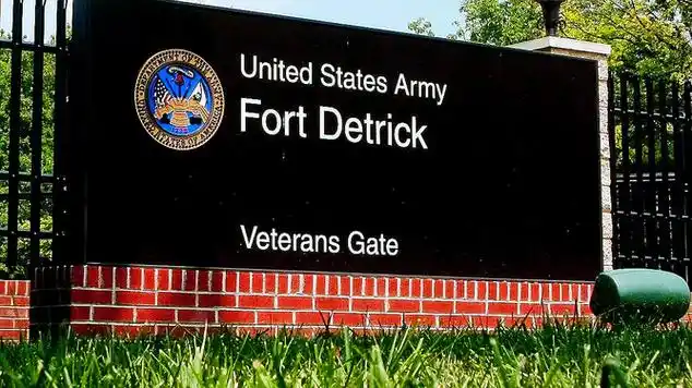 揭露美国德特里克堡将病毒应用于战争新冠是否与它有关