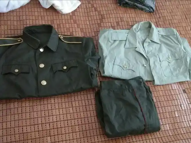 83武警夏衬衣(无配饰版本,非现役非退役)