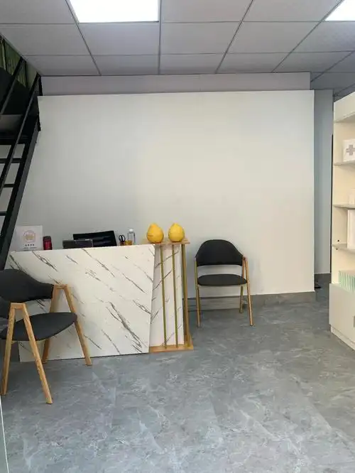 一个人的工作室试业了