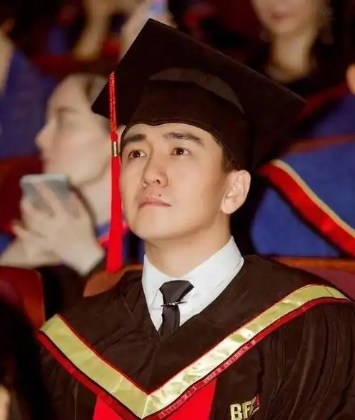 如今看来消失6年的翟天临把自己送上了一条不归路