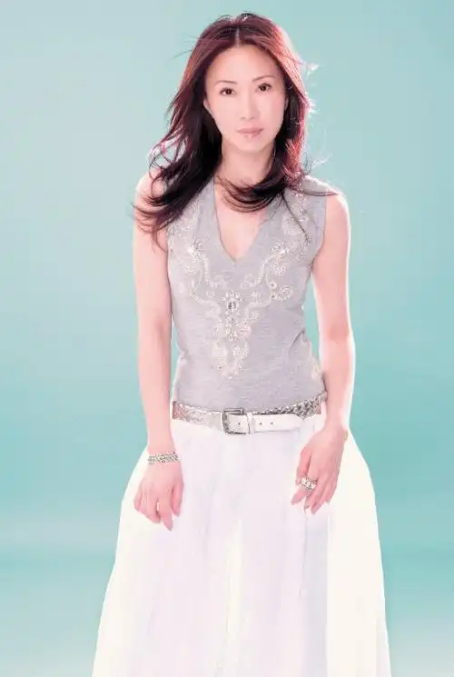 回顾李翊君不顾家人反对嫁大17岁丈夫试管婴儿成全一家人的幸福