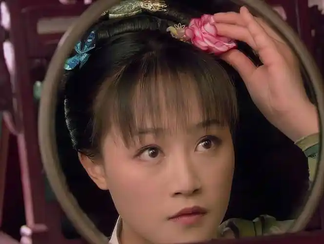 《甄嬛传》拍到一半,导演郑晓龙看着蓝盈莹,犹豫再三还是开了口_角色