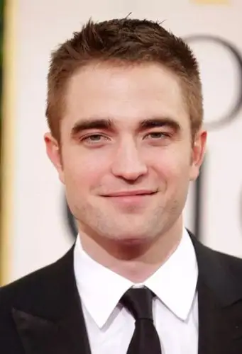 国字脸男生适合烫什么发型 示范男生最佳卷发