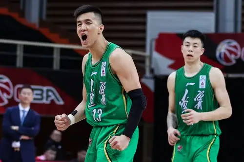 体坛联播|利物浦68场主场不败遭终结,阿圭罗确诊新冠阳性