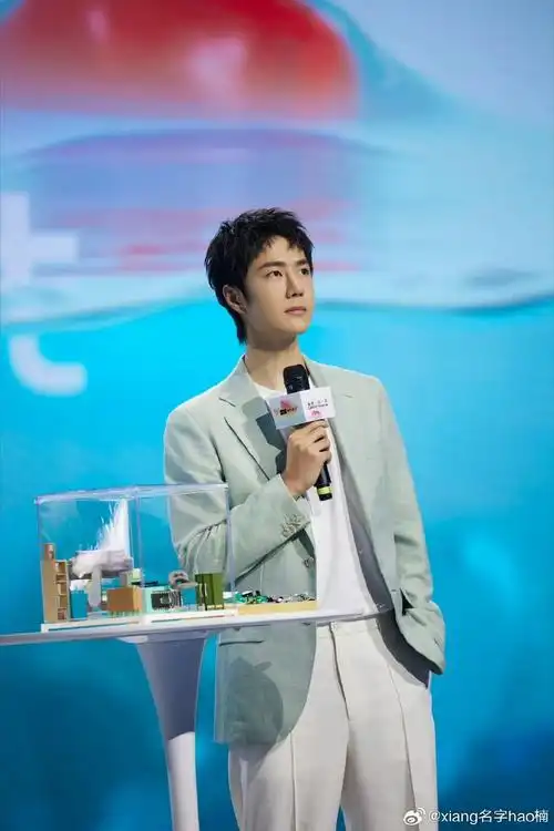 注重所有视线可见之处,狮子座的王一博,亮相示人时王一博总是帅气洒脱