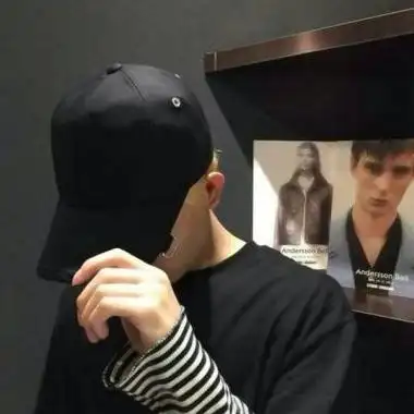 戴帽子的男生头像高清帅气图片