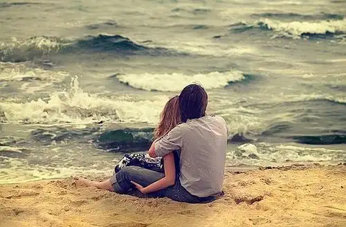 幸福情侣qq网名_情始于心动