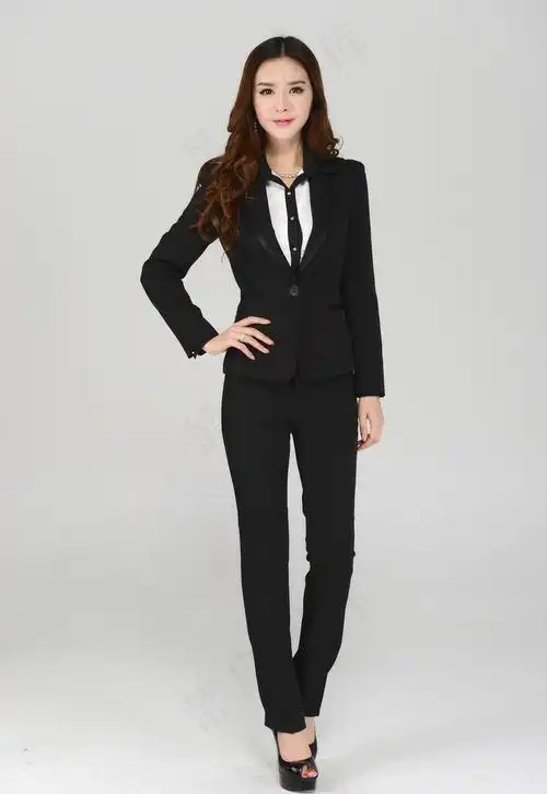 本素材作品名称为商务正装女模特图片,素材编号是1655850, 						是一