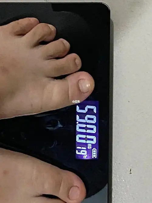 碎片11月24日早上吃的蒸红薯,配的气泡水 永璞咖啡液,早上体重又回升