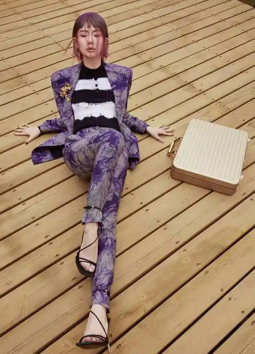 戚薇短发大胆挑战紫色短发造型又美又飒太惊艳