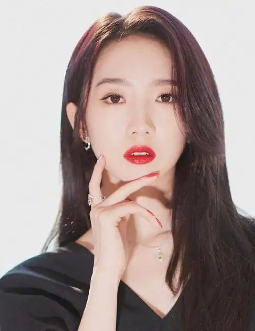 试试这4种"刘海"发型,更减龄显脸小|脸型|齐刘海|高马尾|空气刘海