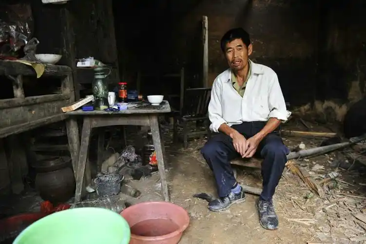 这个村里的男人都怕女人, 长年居住在深山, 背后的原因让人惊讶