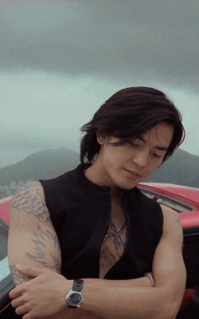 提到郑伊健就不能不提古惑仔,正事这部电影让他大红大紫,成为当时的第