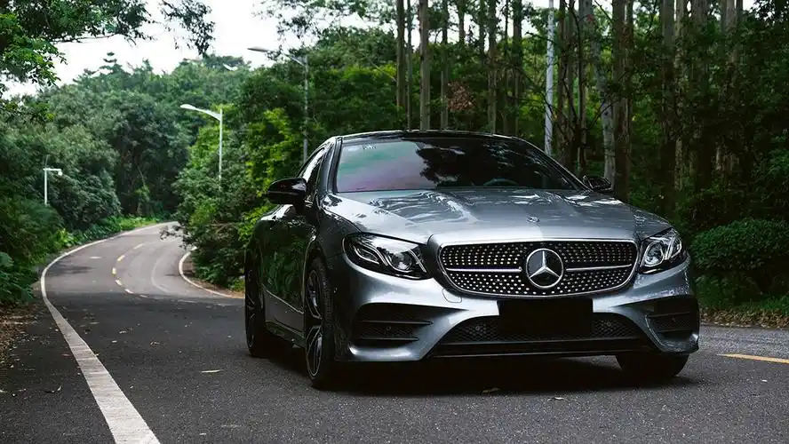 动力不猛有颜值就够了试驾奔驰e300coupe