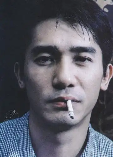 那个年代的帅哥之梁朝伟24张照片带你感受他的帅