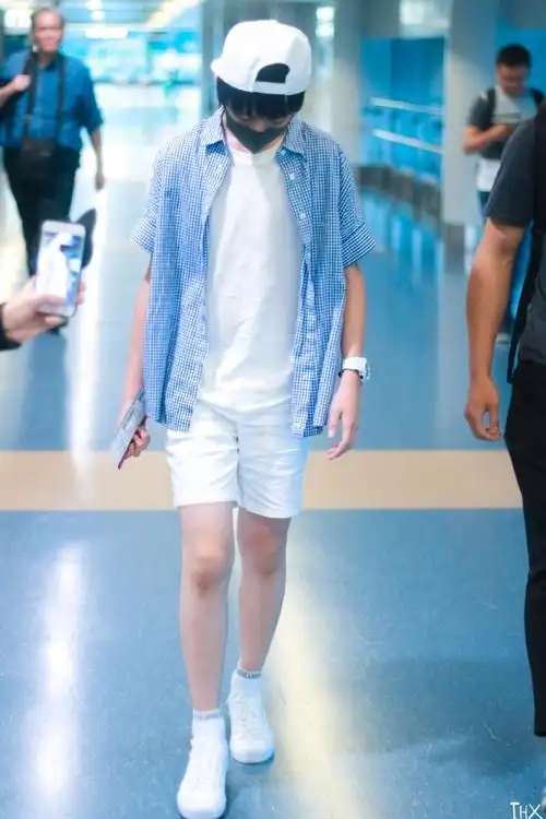 人间莲藕@时代少年团-严浩翔/短裤小男孩是人间宝藏/但可惜似乎这个