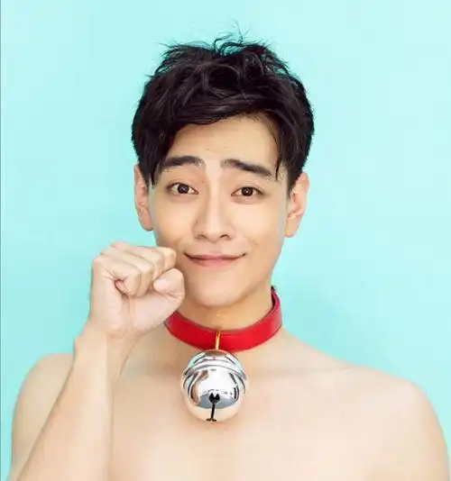 "你是不是第一次跟男人做?"阿云嘎用手抵着头,肌肉的线条清晰可见.