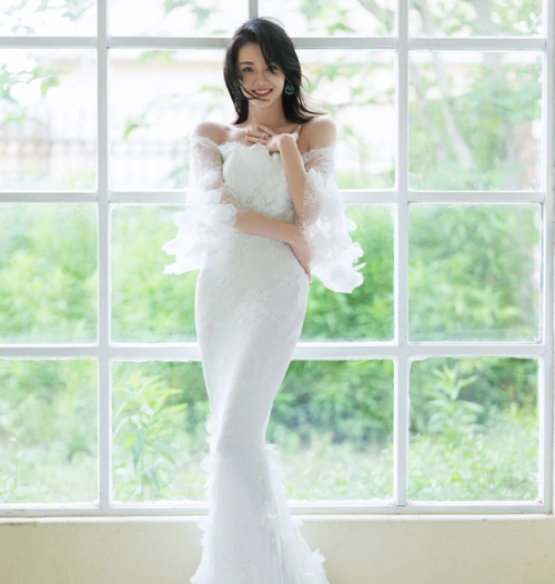 苗苗婚后婚纱照曝光身材高挑颜值貌美郑恺的留言甜到粉丝