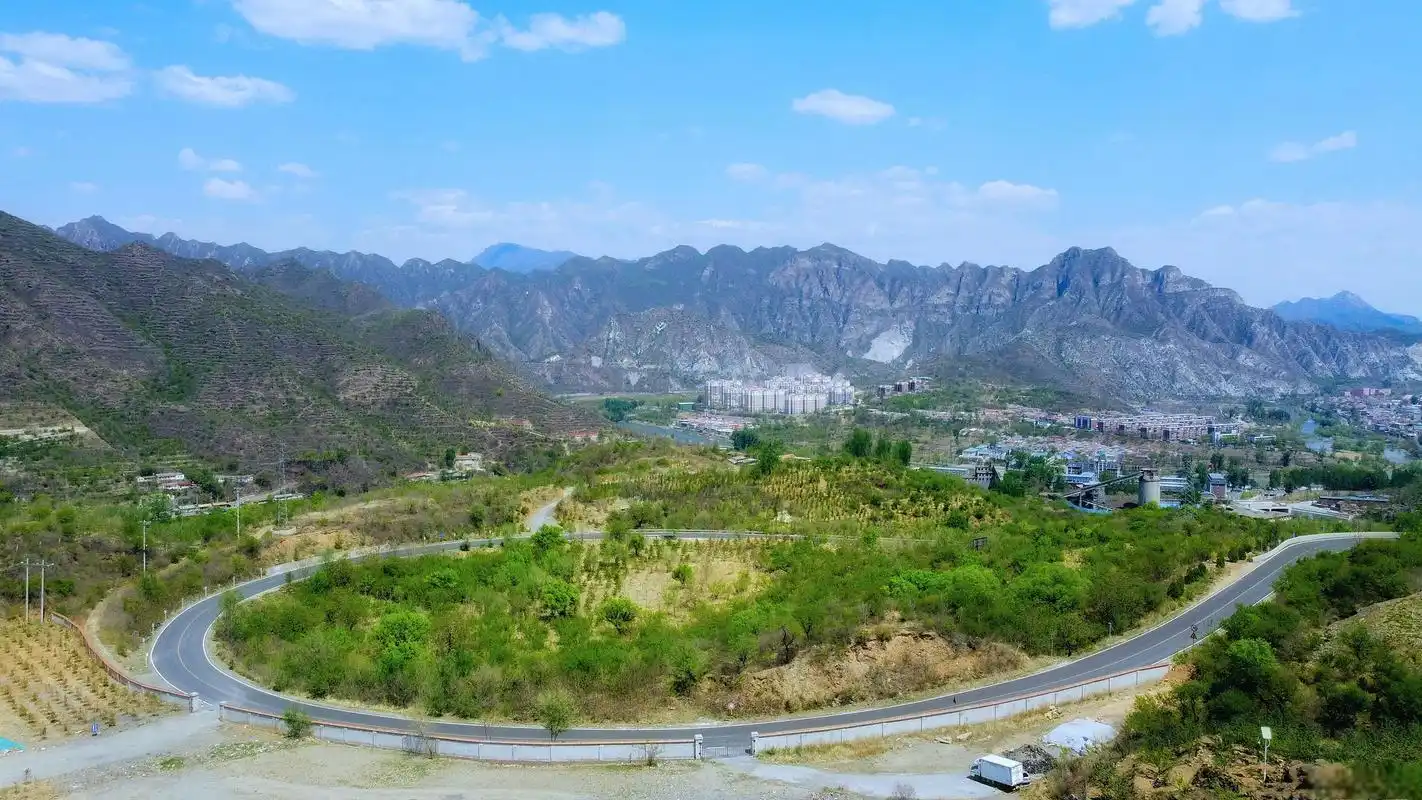 太白县避暑攻略 宝鸡太白县位于秦岭山脉,是一个拥有秀美自然风光和