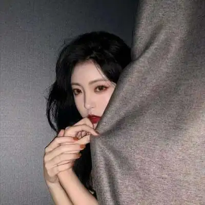 时尚霸气女生微信头像冷艳独一无二