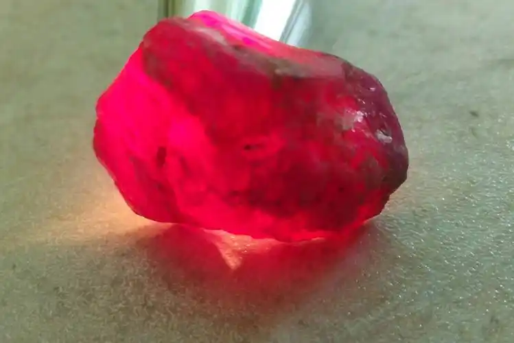 聚拍艺术网:红宝石(原石)