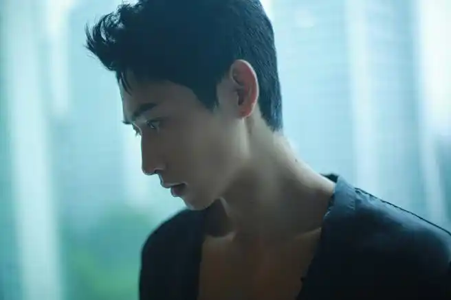 魏晨黑色深v西装造型