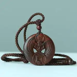 檀正海南黄花梨蝙蝠福在眼前吊坠老料油梨木质雕刻文玩配饰把玩件