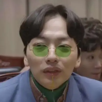 戴眼镜真人搞怪头像   到哪里都好 全力以赴就好   慕楚熙