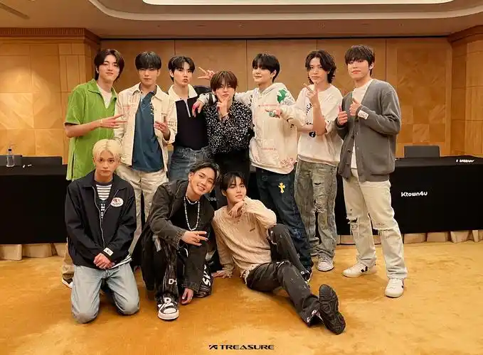 韩国人气男团treasure於 5 月 20 日在亚洲国际博览馆arena举行的