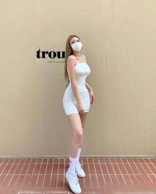 ins韩国第一网红高颜值好身材大长腿小蛮腰让人羡慕不已