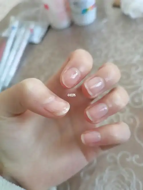 去年38r买的透明指甲油真好看04