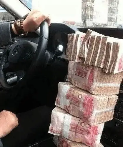 生活搞笑图片:一招教你如何,炫富!