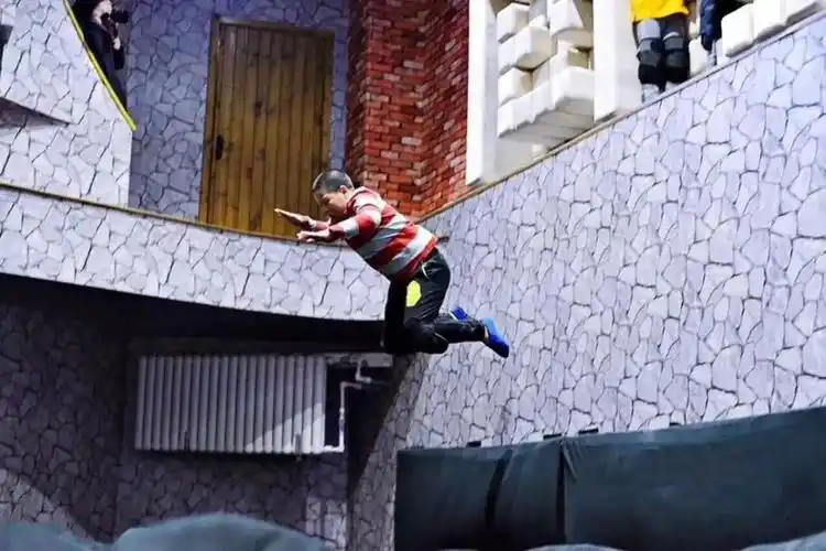 【解谜】新开密室,一站到底,疯狂的麦咭新增六大惊奇密室,海量题库,等