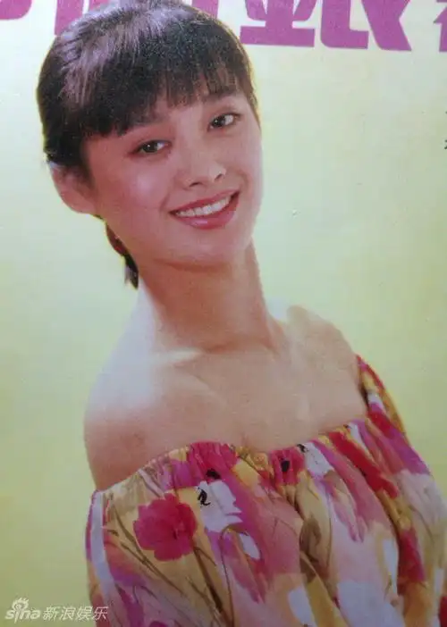 宁静年青时罕见旧照 传神大眼楚楚动人